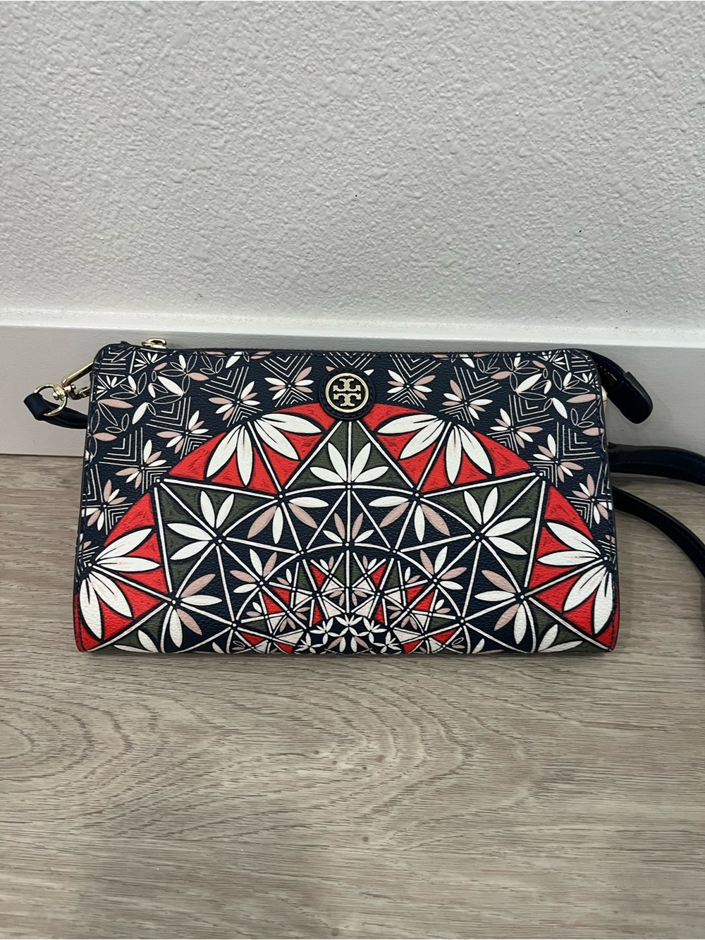 Tory Burch Geo Print Leather Crossbody Bag Gold Hardware Excellent Condition